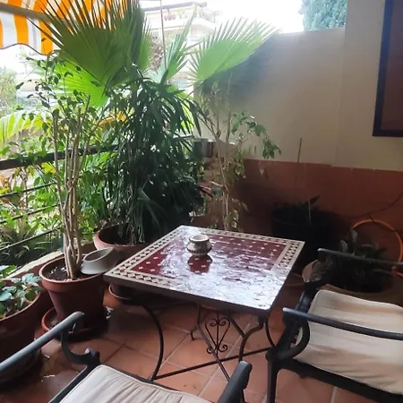 Apartment Calm 2br With Pool Balcony