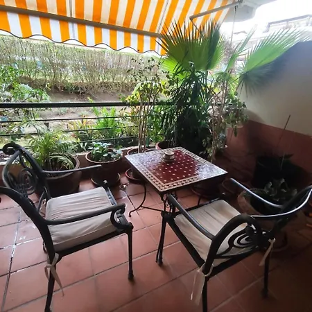 Apartment Calm 2br With Pool Balcony